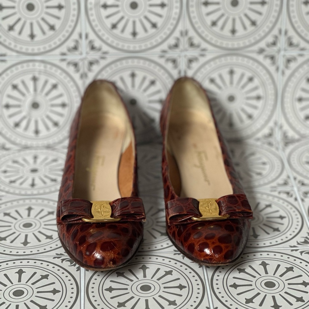 Ferragamo Varo Bow Heel
